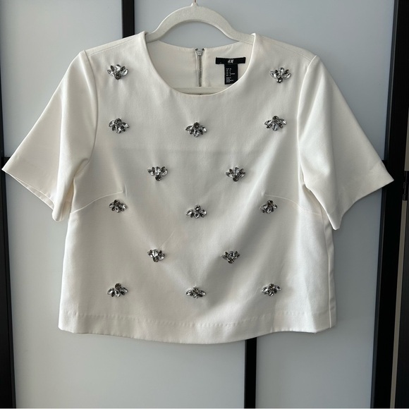 [6] H&M White Structured Short Sleeve Crop Top W/ Silver Jewel Embellishments - Picture 2 of 13